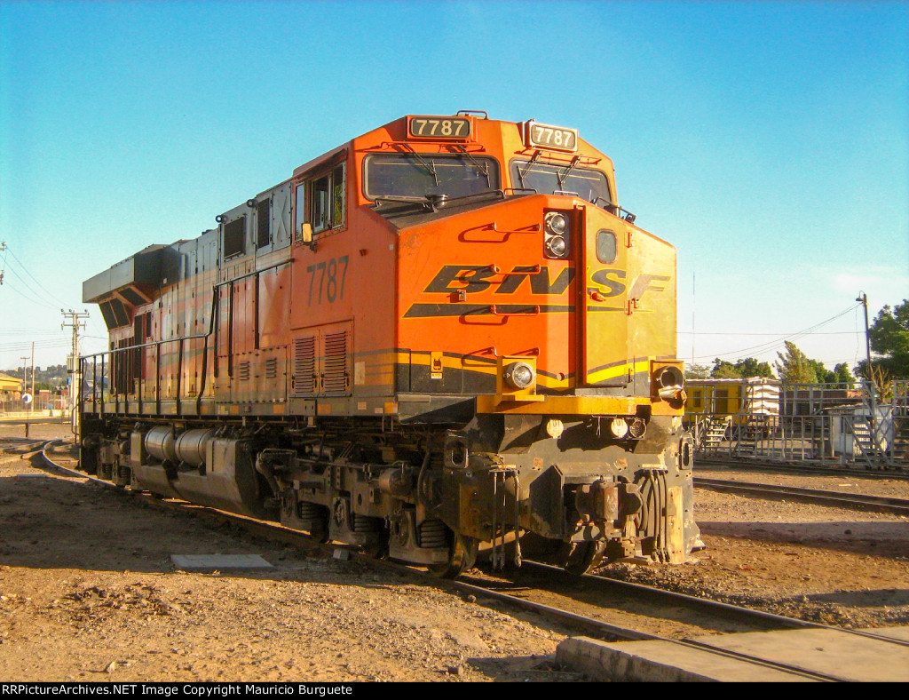 BNSF ES44DC Locomotive wrecked